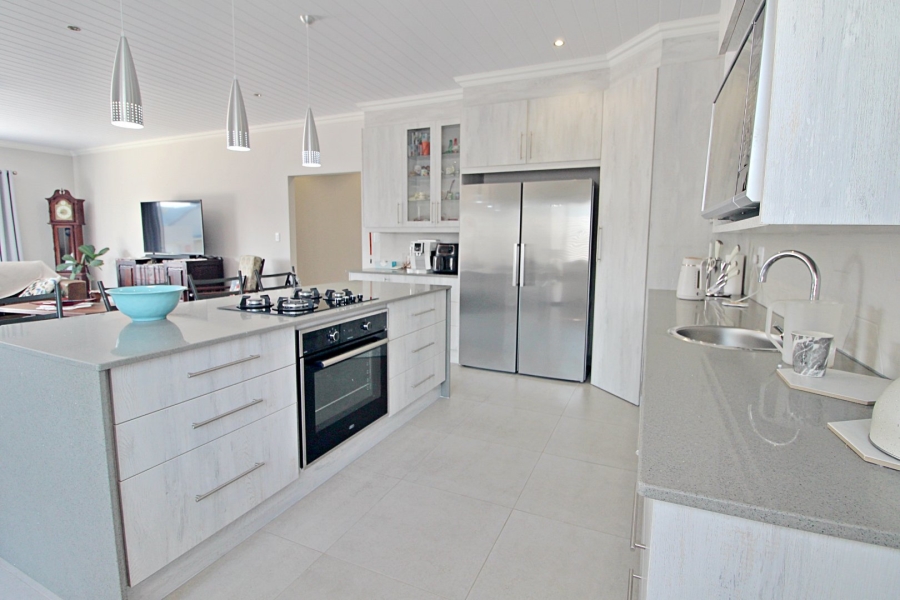 3 Bedroom Property for Sale in Reebok Western Cape